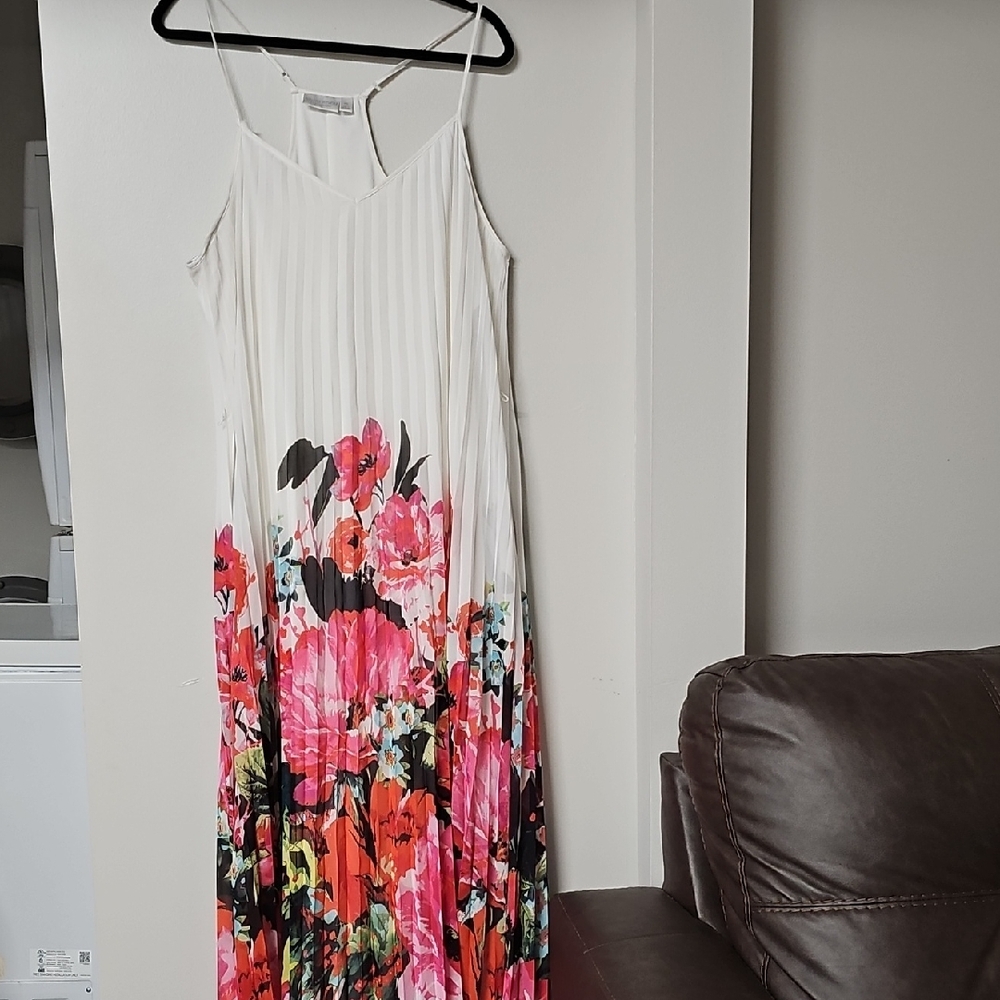 Bisou Bisou Floral Maxi Dress - White with Pink and Red